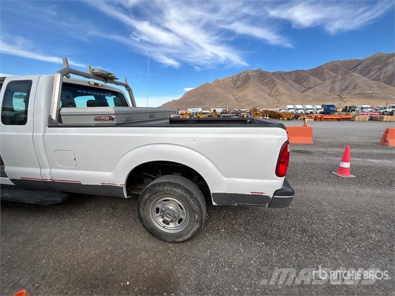 Ford F-250 4x4 Extended Cab Pickup Andre