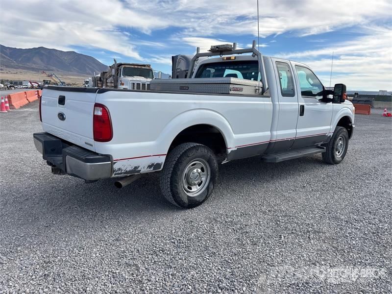 Ford F-250 4x4 Extended Cab Pickup Andre