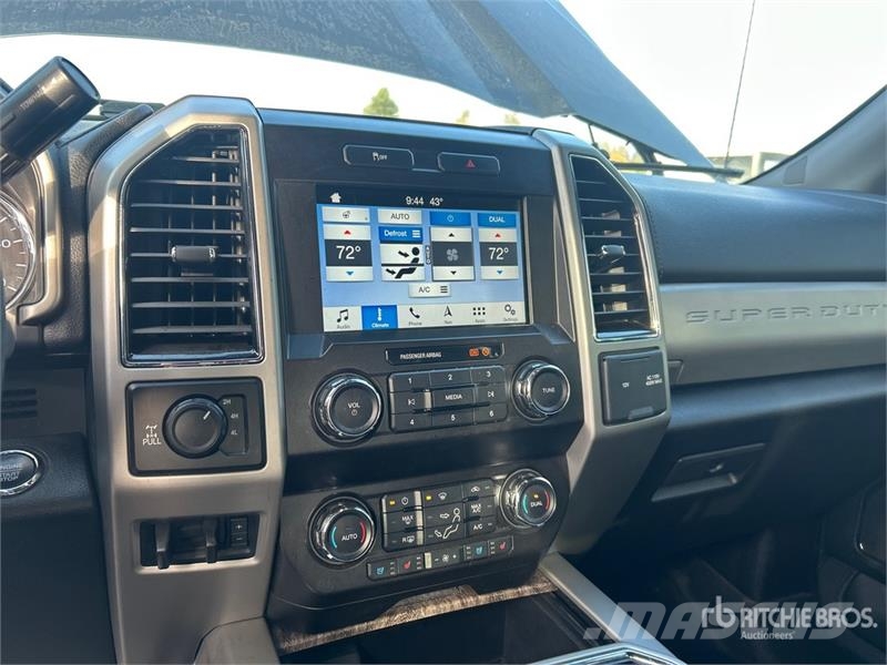 Ford F-250 Lariat 4x4 Crew Cab Pickup Citi