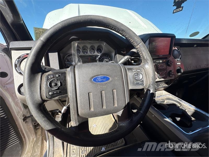 Ford F-250 Lariat 4x4 Extended Cab Pickup أخرى