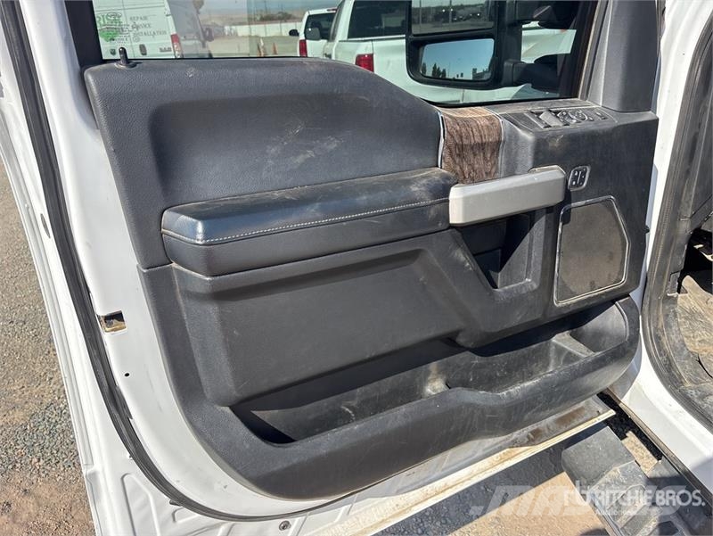 Ford F-250 Lariat 4x4 Crew Cab 4x4 Crew Cab Pickup Citi