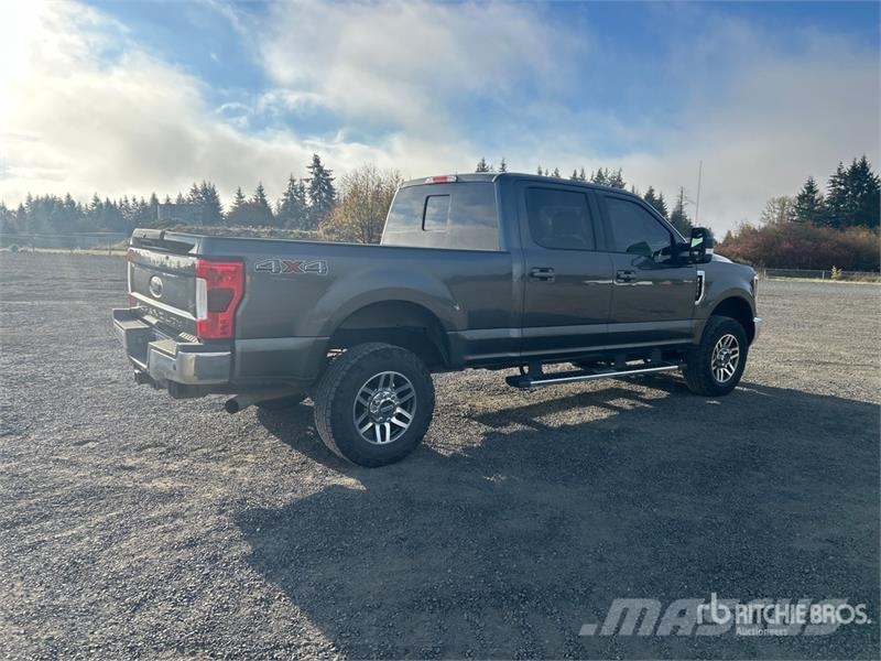 Ford F-250 Lariat 4x4 Crew Cab Pickup Citi