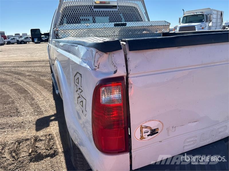 Ford F-250 Lariat 4x4 Extended Cab Pickup أخرى