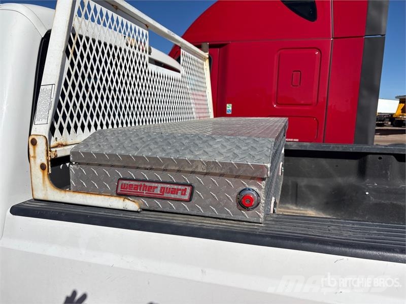 Ford F-250 Lariat 4x4 Extended Cab Pickup أخرى