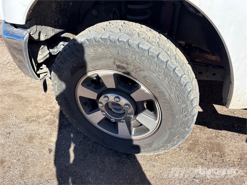 Ford F-250 Lariat 4x4 Extended Cab Pickup أخرى