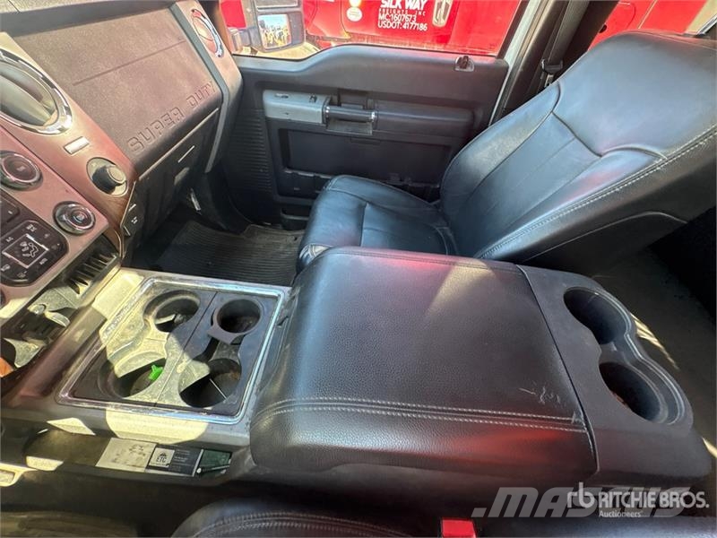 Ford F-250 Lariat 4x4 Extended Cab Pickup أخرى