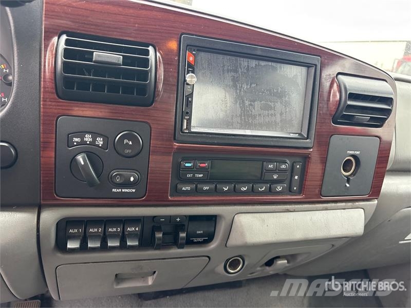 Ford F-250 Lariat 4x4 Crew Cab Pickup Citi