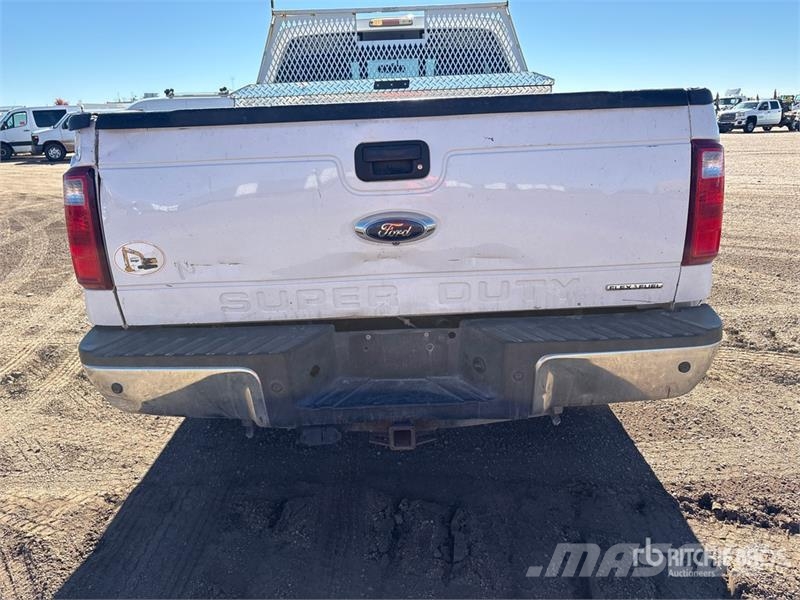 Ford F-250 Lariat 4x4 Extended Cab Pickup أخرى