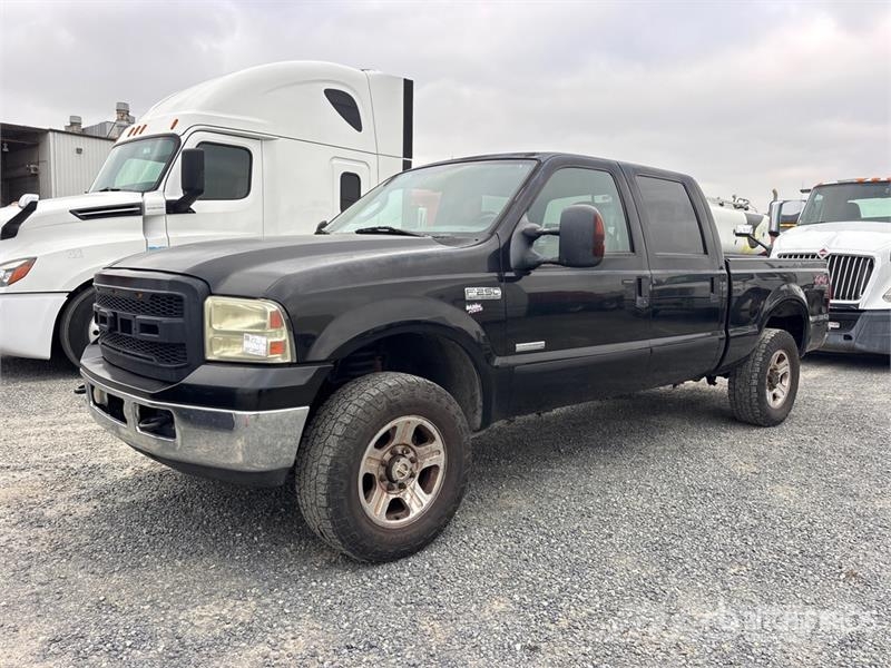 Ford F-250 Lariat 4x4 Crew Cab Pickup Citi
