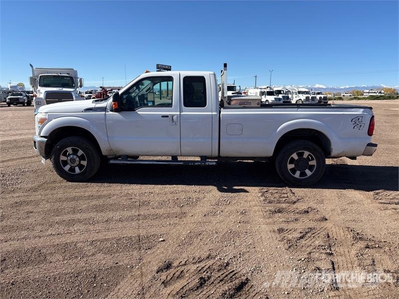 Ford F-250 Lariat 4x4 Extended Cab Pickup أخرى
