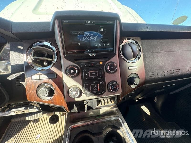 Ford F-250 Lariat 4x4 Extended Cab Pickup أخرى
