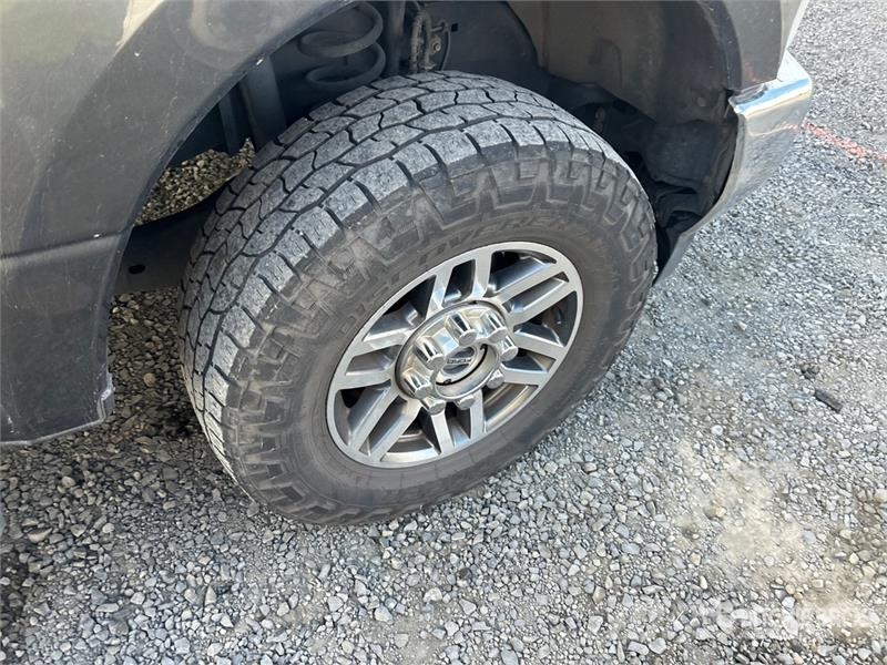 Ford F-250 Lariat 4x4 Crew Cab Pickup Citi