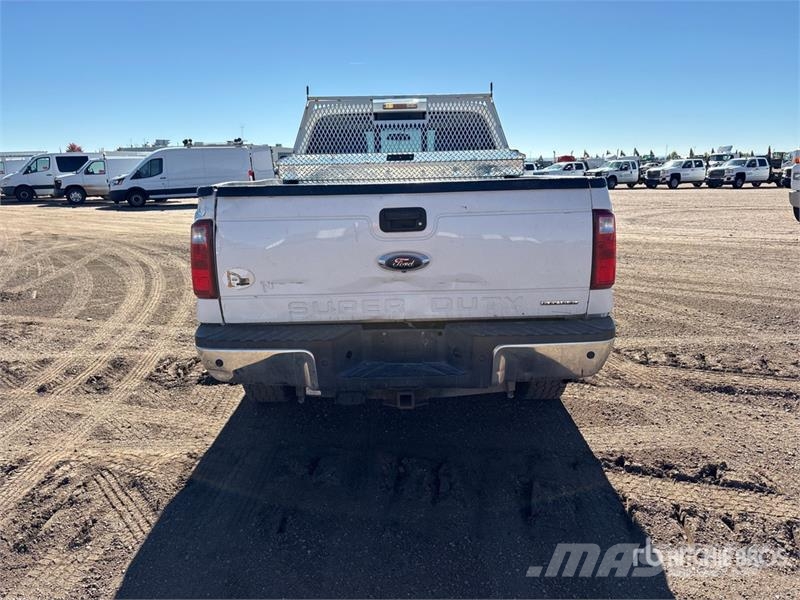 Ford F-250 Lariat 4x4 Extended Cab Pickup أخرى