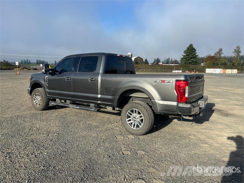 Ford F-250 Lariat 4x4 Crew Cab Pickup Citi