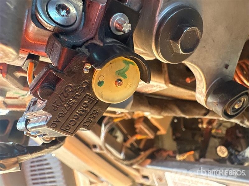 Ford F-250 Lariat 4x4 Extended Cab Pickup أخرى
