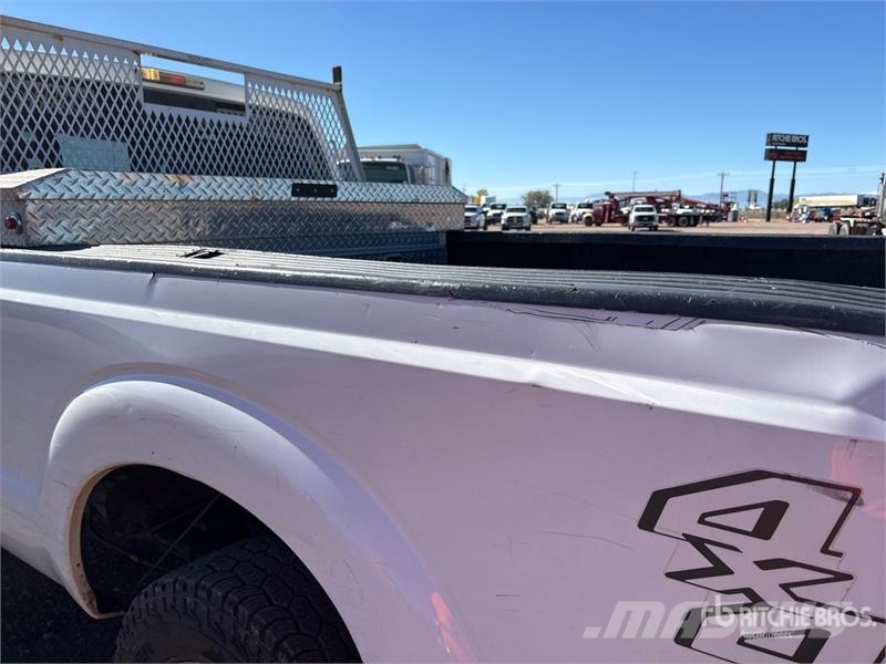 Ford F-250 Lariat 4x4 Extended Cab Pickup أخرى