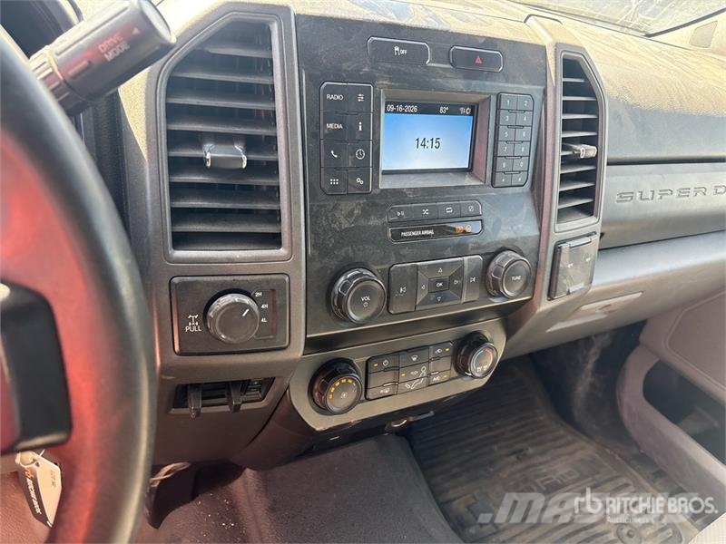 Ford F-250 STX 4x4 Crew Cab Pickup Autre fourgon / utilitaire