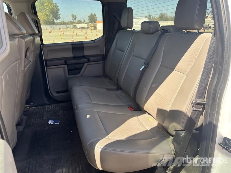 Ford F-250 STX 4x4 Crew Cab Pickup Autre fourgon / utilitaire