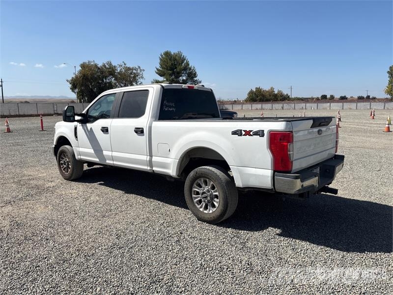 Ford F-250 STX 4x4 Crew Cab Pickup Autre fourgon / utilitaire
