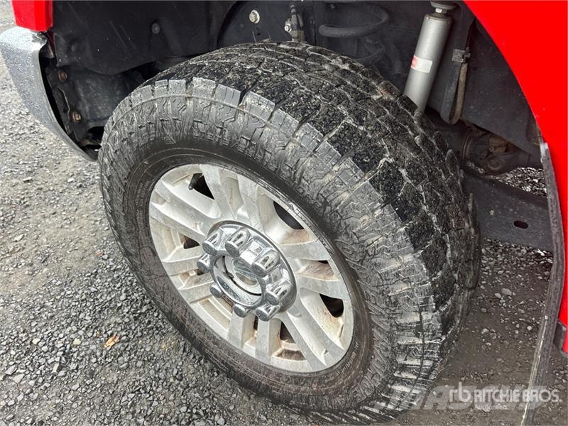 Ford F-250 STX 4x4 Crew Cab Pickup 其他