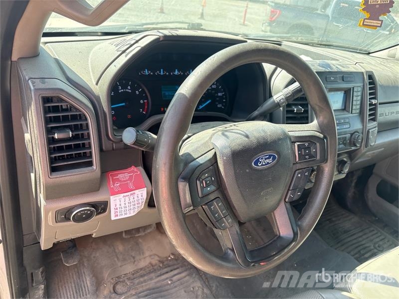 Ford F-250 STX 4x4 Crew Cab Pickup Autre fourgon / utilitaire