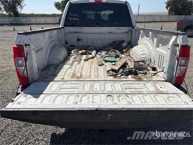 Ford F-250 STX 4x4 Crew Cab Pickup Autre fourgon / utilitaire