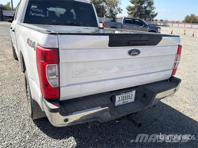 Ford F-250 STX 4x4 Crew Cab Pickup Autre fourgon / utilitaire