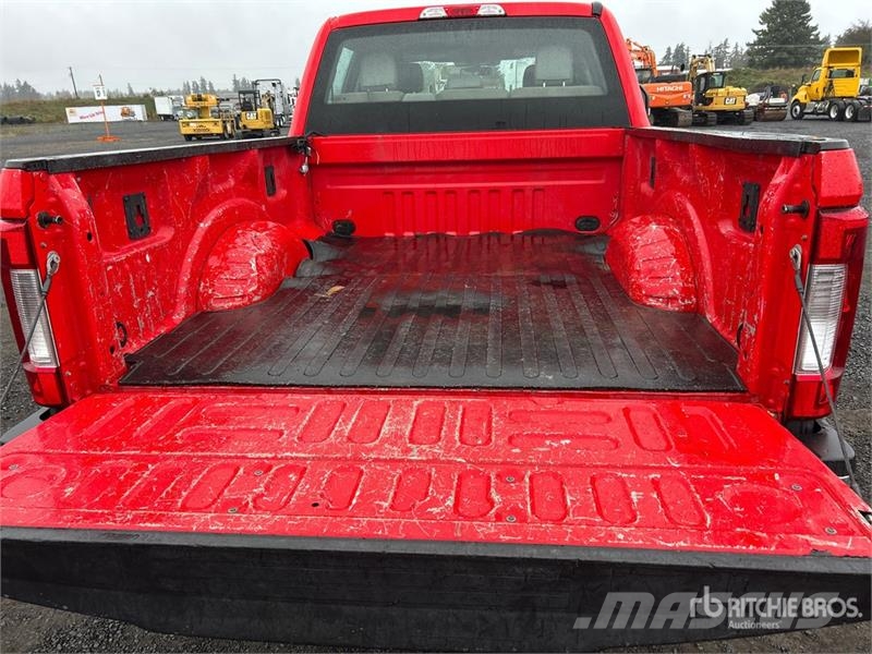 Ford F-250 STX 4x4 Crew Cab Pickup 其他