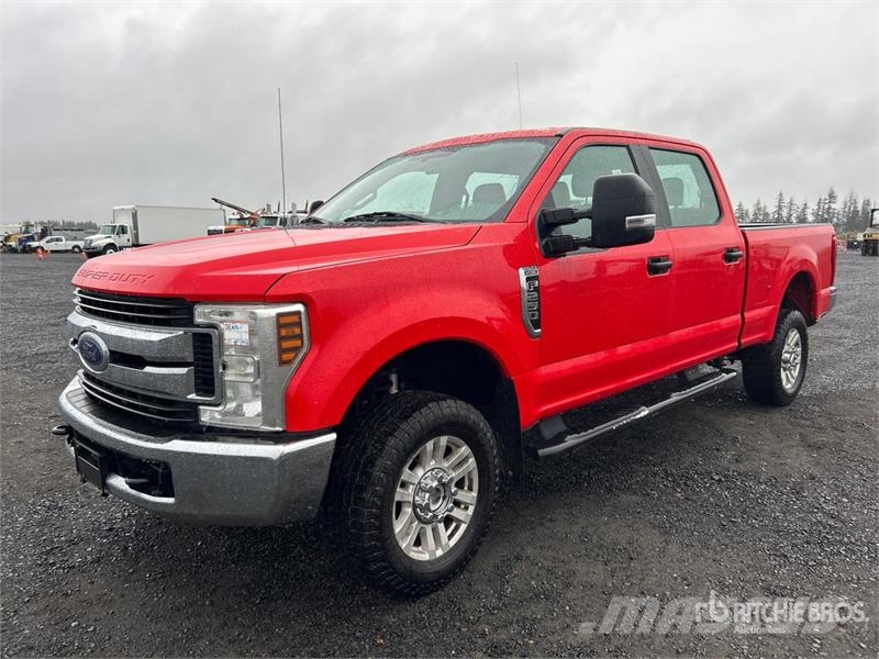 Ford F-250 STX 4x4 Crew Cab Pickup 其他