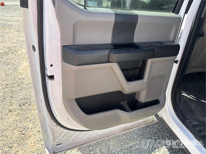 Ford F-250 STX 4x4 Crew Cab Pickup Autre fourgon / utilitaire