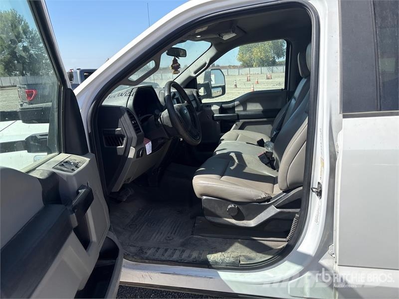 Ford F-250 STX 4x4 Crew Cab Pickup Autre fourgon / utilitaire