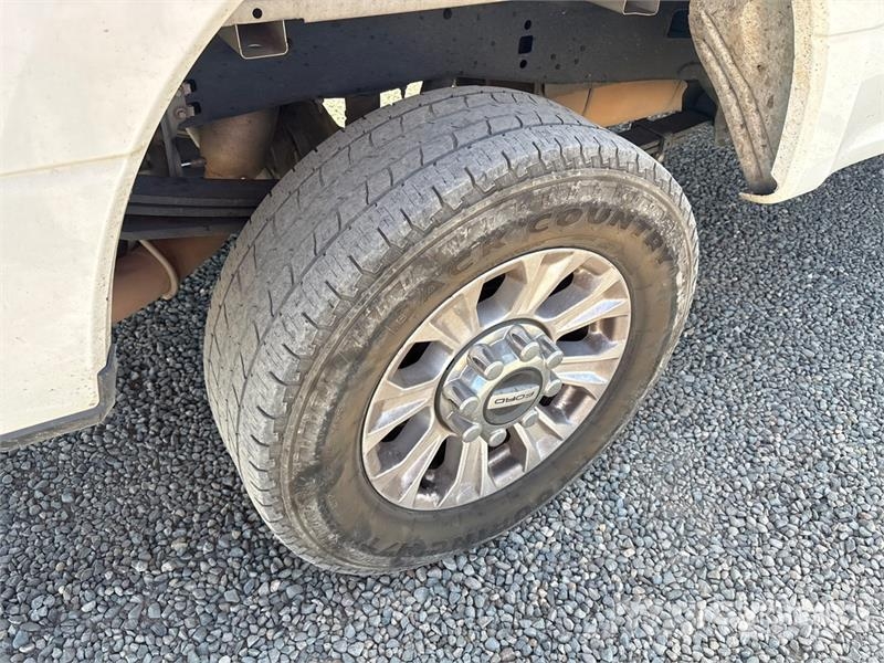 Ford F-250 STX 4x4 Crew Cab Pickup Autre fourgon / utilitaire