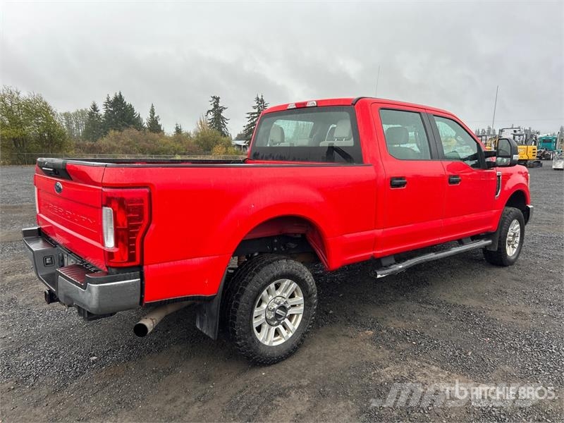 Ford F-250 STX 4x4 Crew Cab Pickup 其他