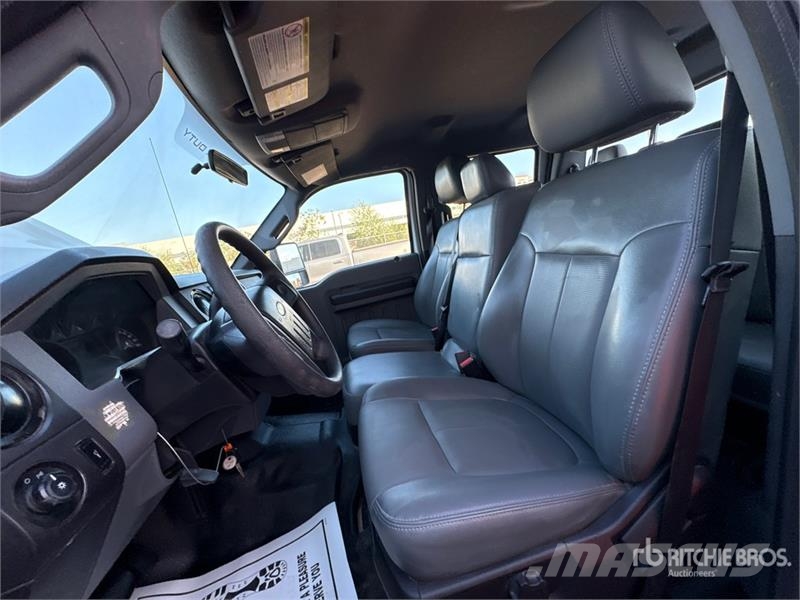 Ford F-250 XL 4x2 Crew Cab Pickup Άλλα Vans