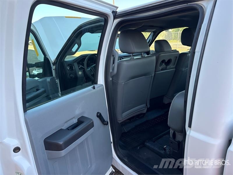 Ford F-250 XL 4x2 Crew Cab Pickup Άλλα Vans