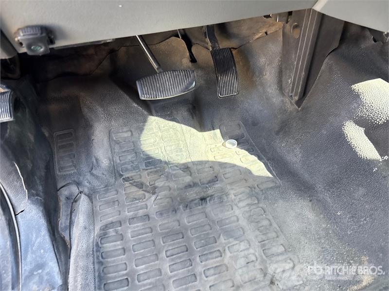 Ford F-250 XL 4x2 Crew Cab Pickup Otras furgonetas