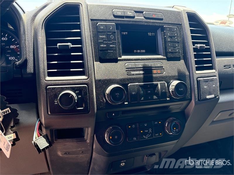 Ford F-250 XL 4x2 Crew Cab Pickup Άλλα Vans