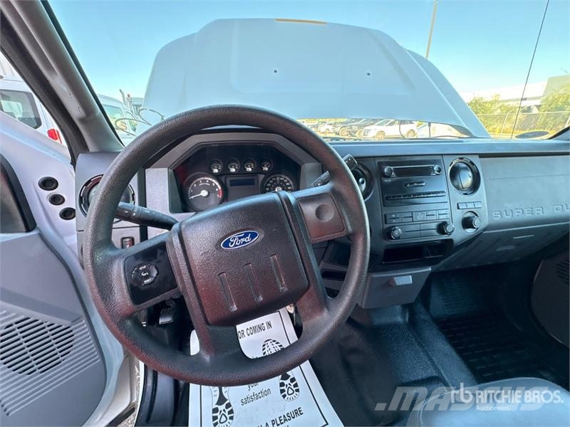 Ford F-250 XL 4x2 Crew Cab Pickup Άλλα Vans