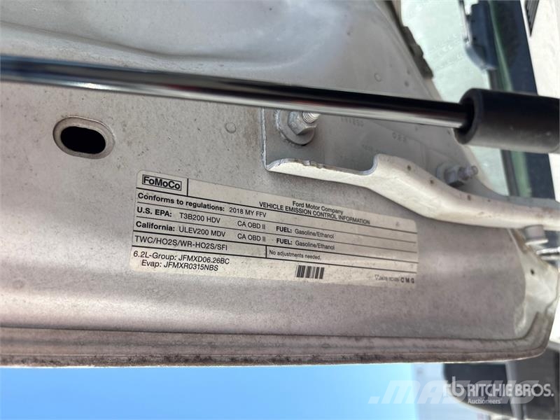 Ford F-250 XL 4x2 Crew Cab Pickup 其他