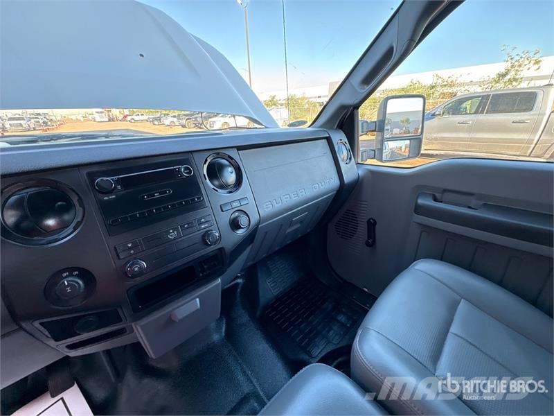 Ford F-250 XL 4x2 Crew Cab Pickup Άλλα Vans