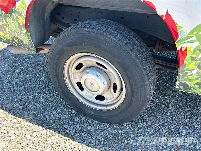 Ford F-250 XL 4x2 Crew Cab Pickup Anders