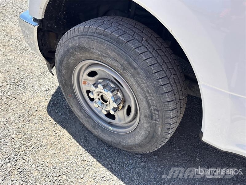 Ford F-250 XL 4x2 Crew Cab Pickup Anders