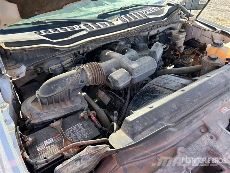 Ford F-250 XL 4x2 Crew Cab Pickup Прочие фургоны