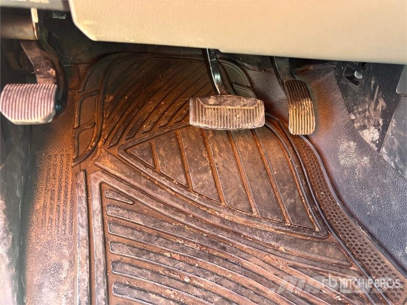 Ford F-250 XL 4x2 Crew Cab Pickup Andere Transporter