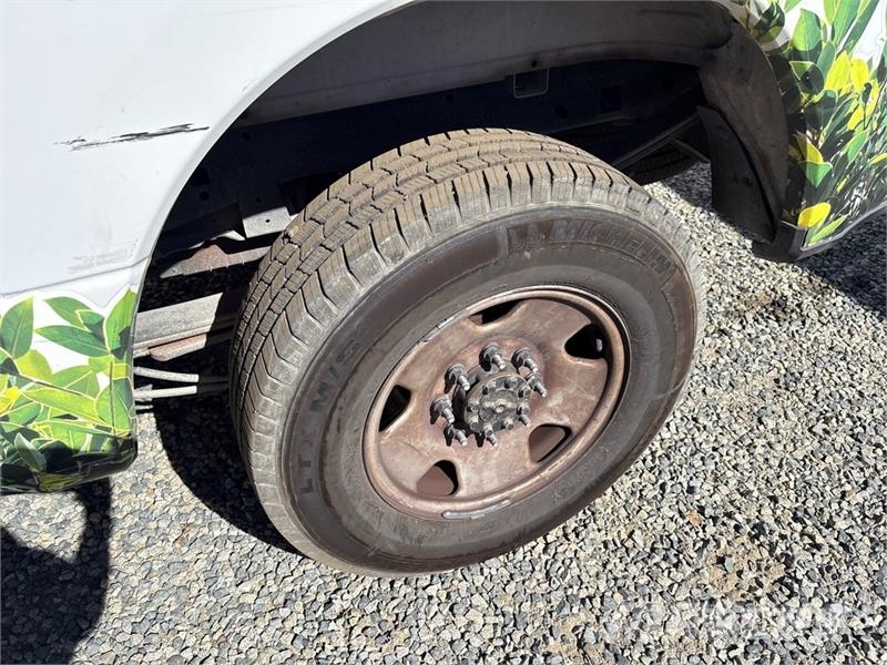 Ford F-250 XL 4x2 Crew Cab Pickup 其他