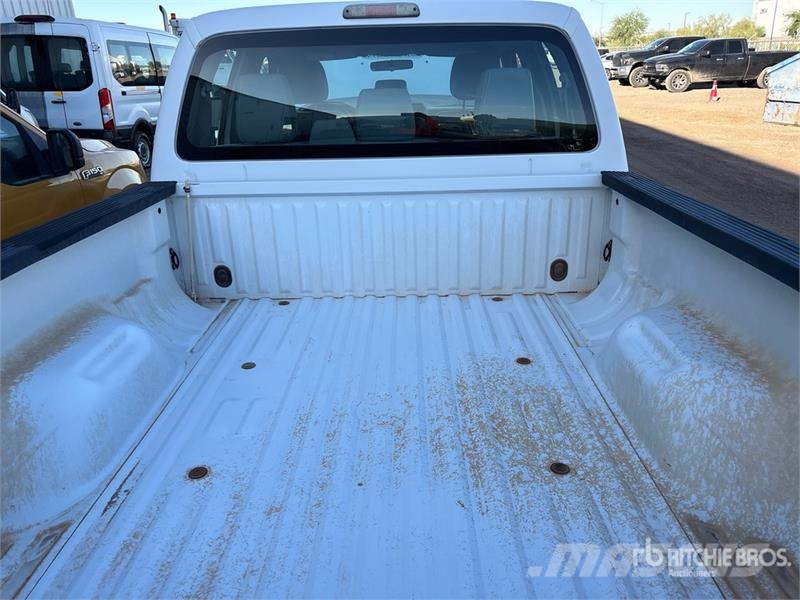Ford F-250 XL 4x2 Crew Cab Pickup Άλλα Vans