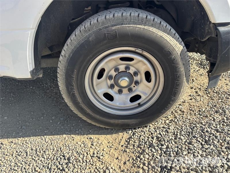 Ford F-250 XL 4x2 Crew Cab Pickup Andere Transporter