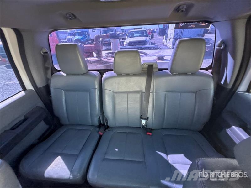 Ford F-250 XL 4x2 Crew Cab Pickup Otras furgonetas