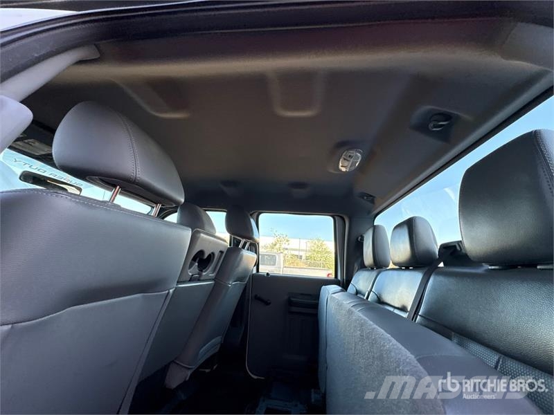 Ford F-250 XL 4x2 Crew Cab Pickup Άλλα Vans