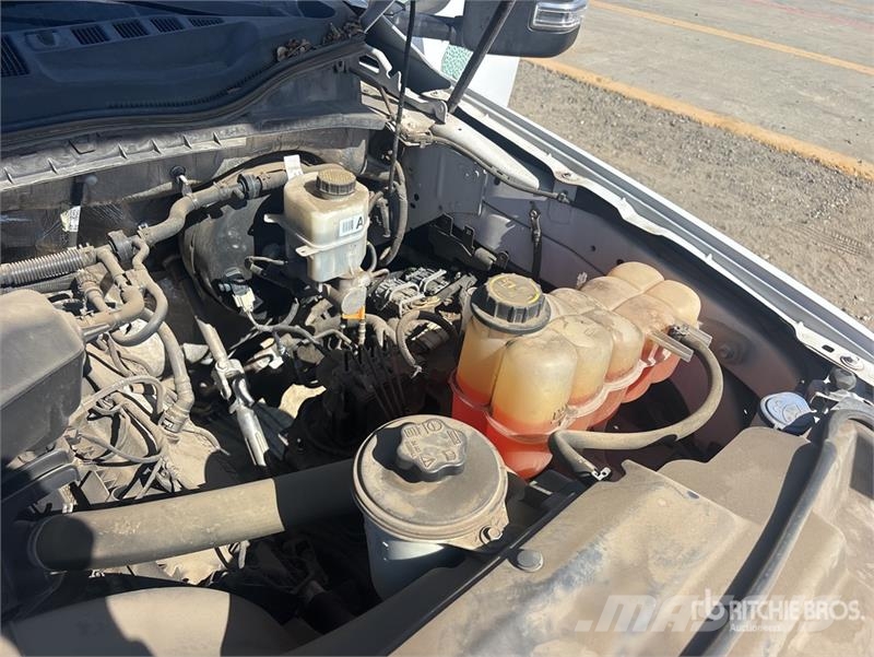 Ford F-250 XL 4x2 Crew Cab Pickup Ostalo